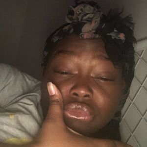 Meet your Posher, Leanah